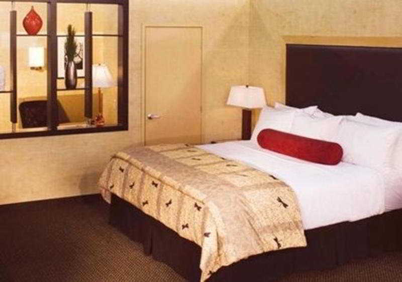 Doubletree By Hilton Baton Rouge Hotel Room photo